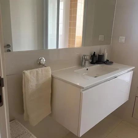 2br Retreat In Lumiar Near Airport W Patio شقة Lisboa