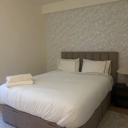 2br Retreat In Lumiar Near Airport W Patio شقة