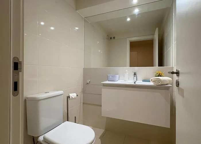 2br Retreat In Lumiar Near Airport W Patio Apartmán