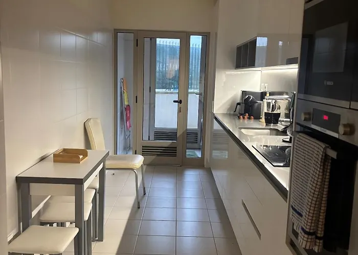 Apartmán 2br Retreat In Lumiar Near Airport W Patio *