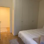 Appartamento 2br Retreat In Lumiar Near Airport W Patio Lisbona